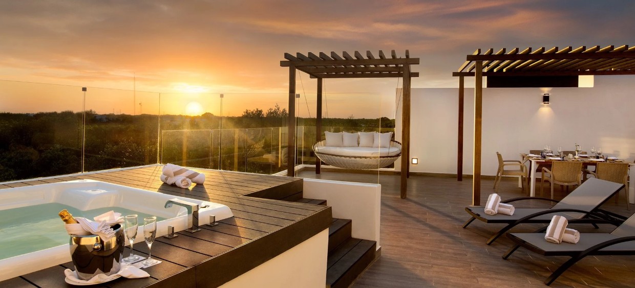 Discover how The Fives Hotels & Residences in Riviera Maya elevates all-inclusive with new 2025 updates: wellness, gourmet dining, and residence-style suites.